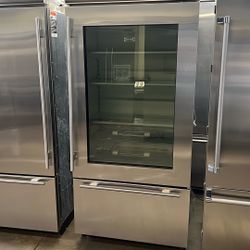 SUB ZERO 36”WIDE BUILT IN GLASS VIEW BOTTOM FREEZER REFRIGERATOR 