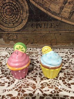 Cupcake salt a pepper shakers