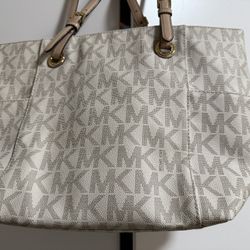 Michael Kors Cream/tan Logo Print