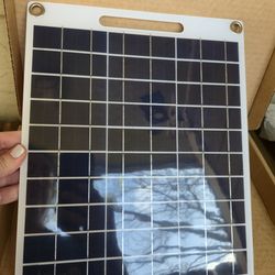 Portable Solar Panel Charger - 10W 18V with Dual USB Output for Outdoor Mobile Phone Battery Charging