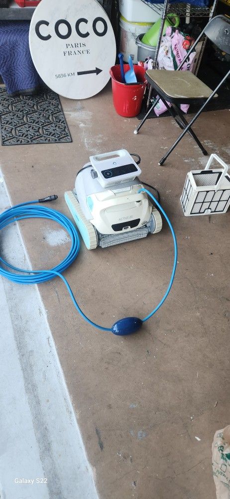 Active 20 different Baskets Robotic Pool Cleaner