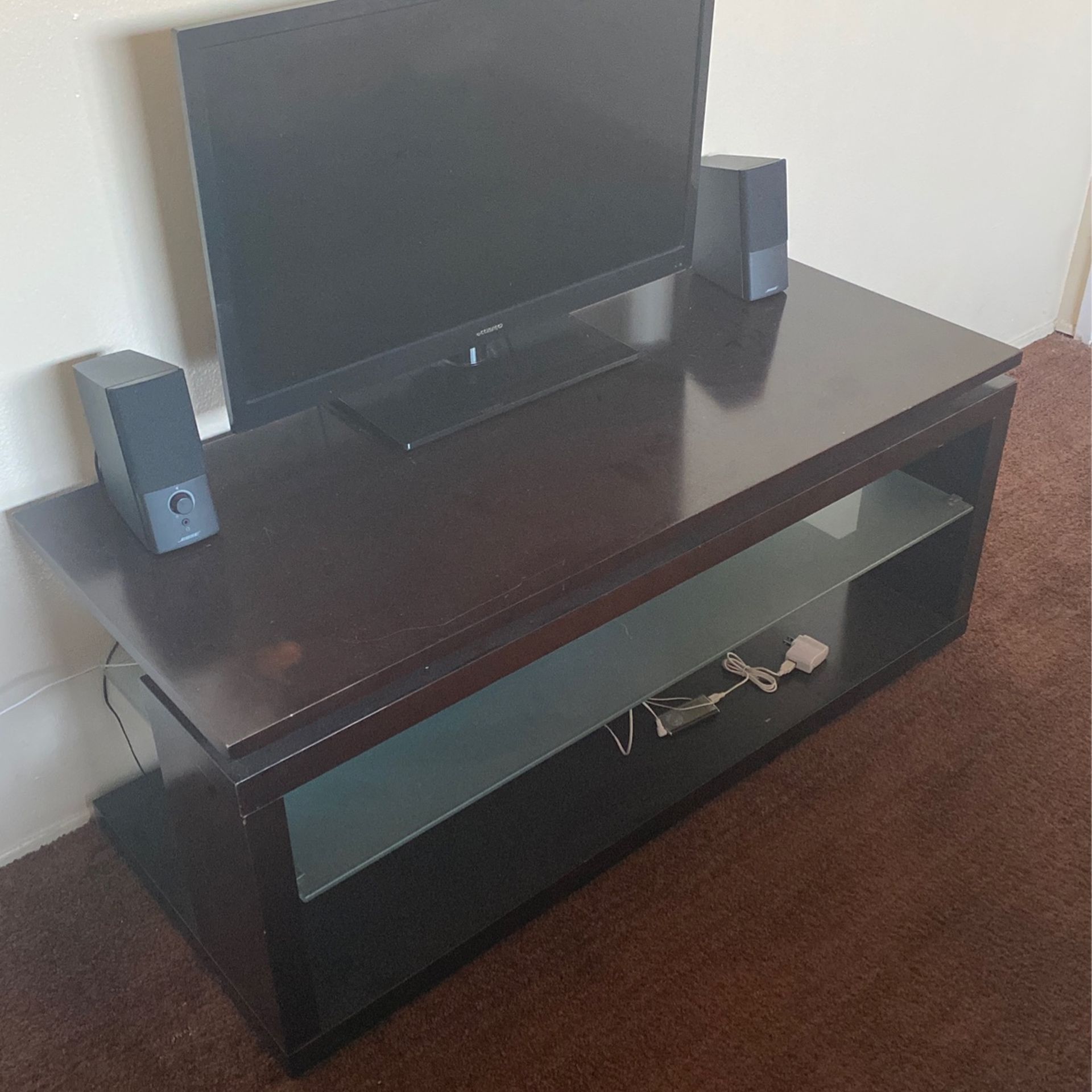 FREE TV STAND