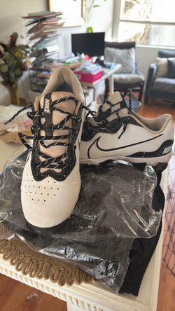 Men Cleats size 9.5