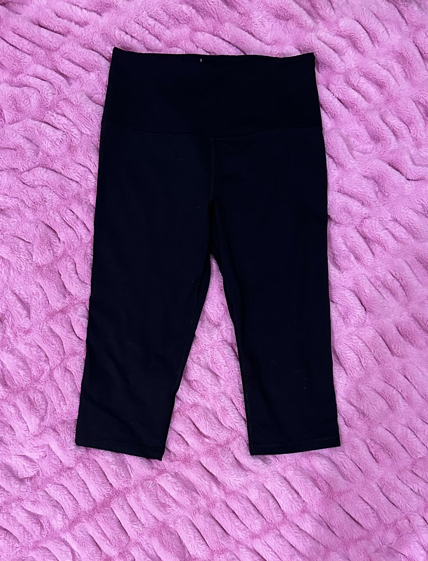 New! Victoria’s Secret VXS Sport Capri Legging With Pocket on Waist
