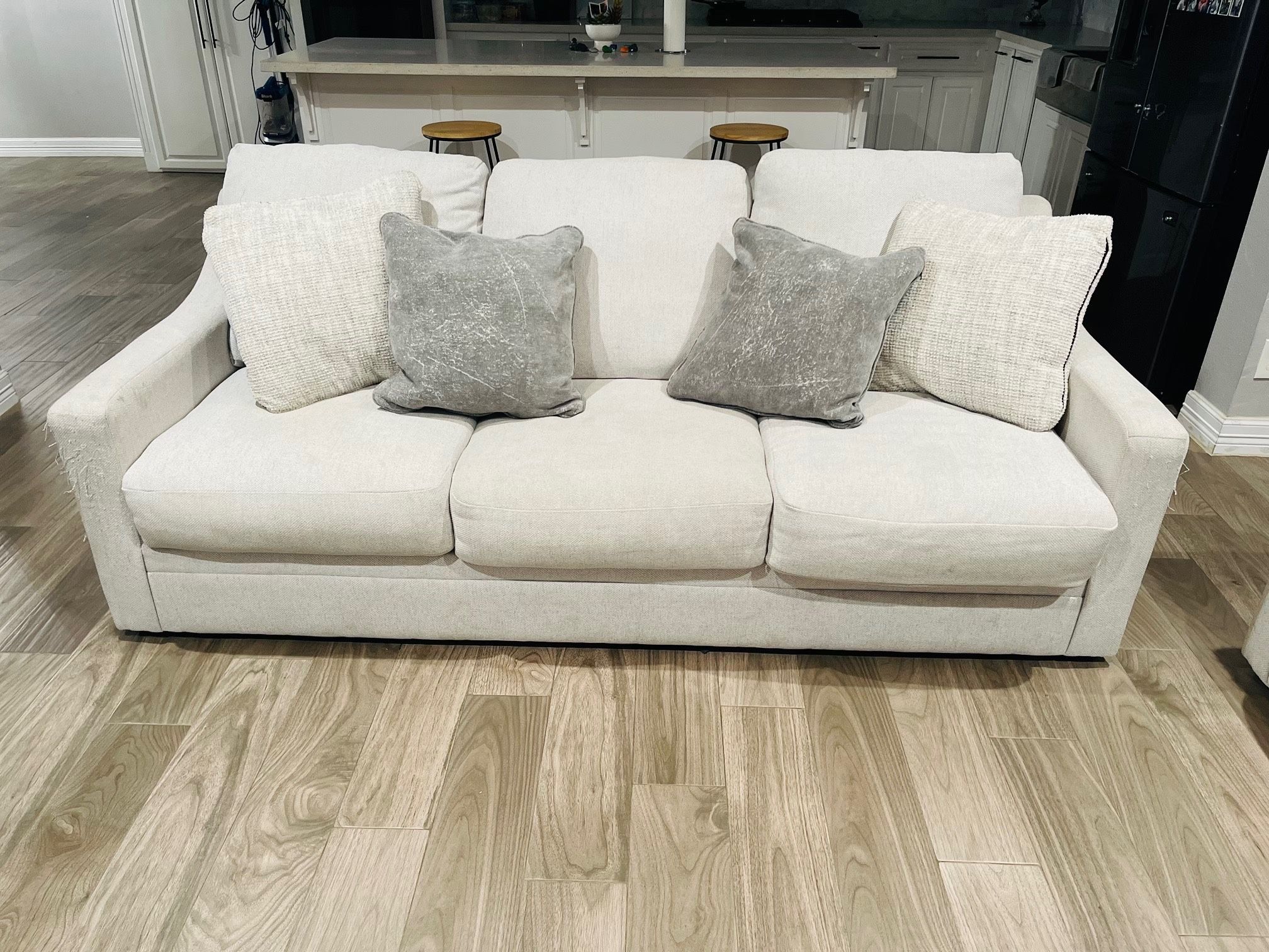 Sofa NO DELIVERY/ Pick Up Only