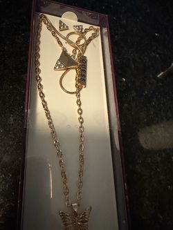 GUESS Butterfly Necklace & Earring Set – New