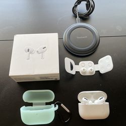 AirPods Pro with magsafe, glow in the dark case and wireless charging pad