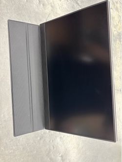 Computer monitor screen with foldable case
