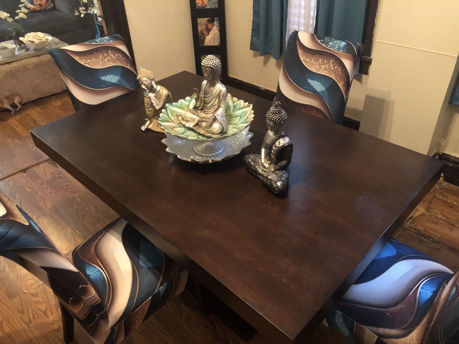 Table & 4 Chairs