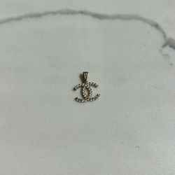gold pendant 14 K