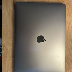 MacBook Pro 13” inches (2017)