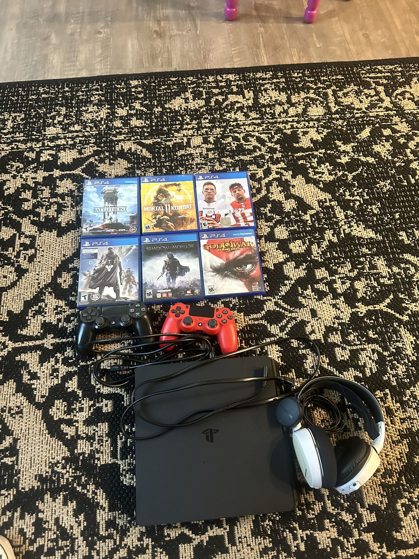 PS4 Like New Bundle!!
