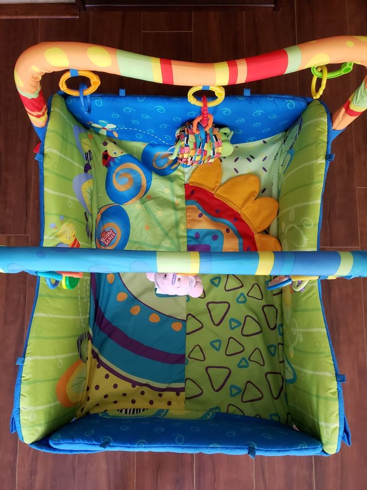 Baby activity gym