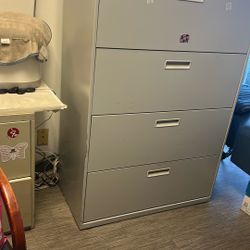 4 Drawer File Cabinet 
