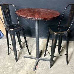 TABLE PUB STYLE WITH  2 PUB STYLE  bar stool  Commercial 