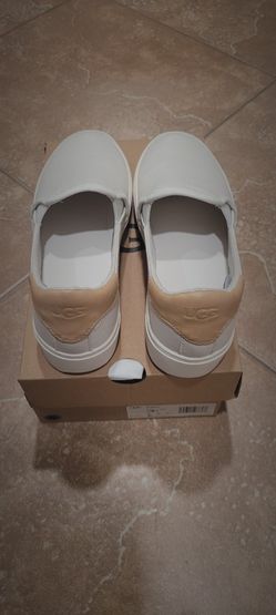 Ugg Women Slip On Size 7