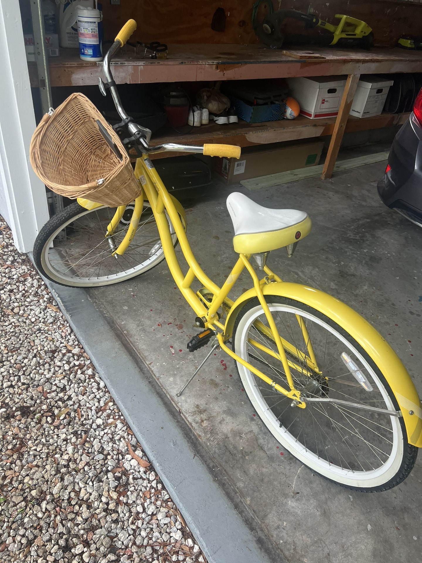 Selling Schwinn Women’s Legacy 26” Cruiser - Yellow/White