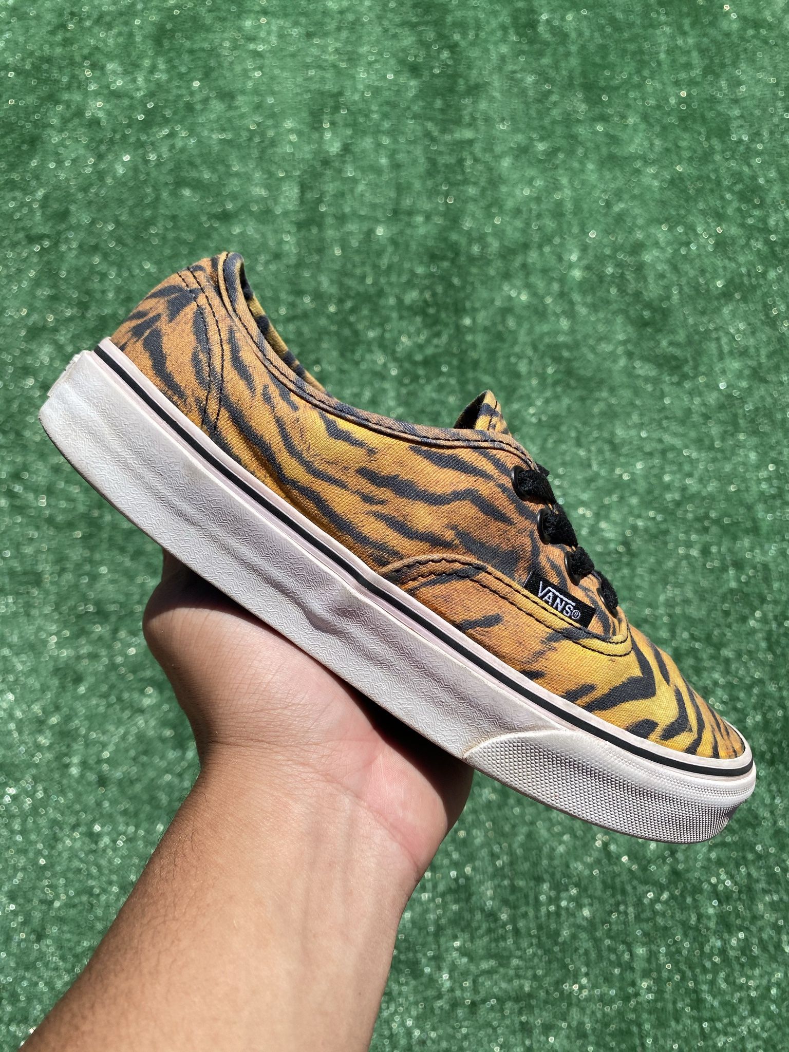 VANS AUTHENTIC “ANIMAL PRINT” (Size 4.5, Youth)