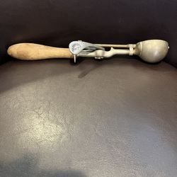 Vintage No.31 Gil Christy,s Ice Cream Scoopper