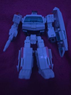 Transformers earthrise Ratchet