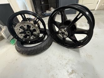 19” rims off a Harley 2023 roadglide