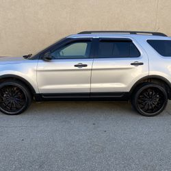 2014 Ford Explorer