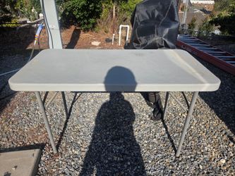 4ft table