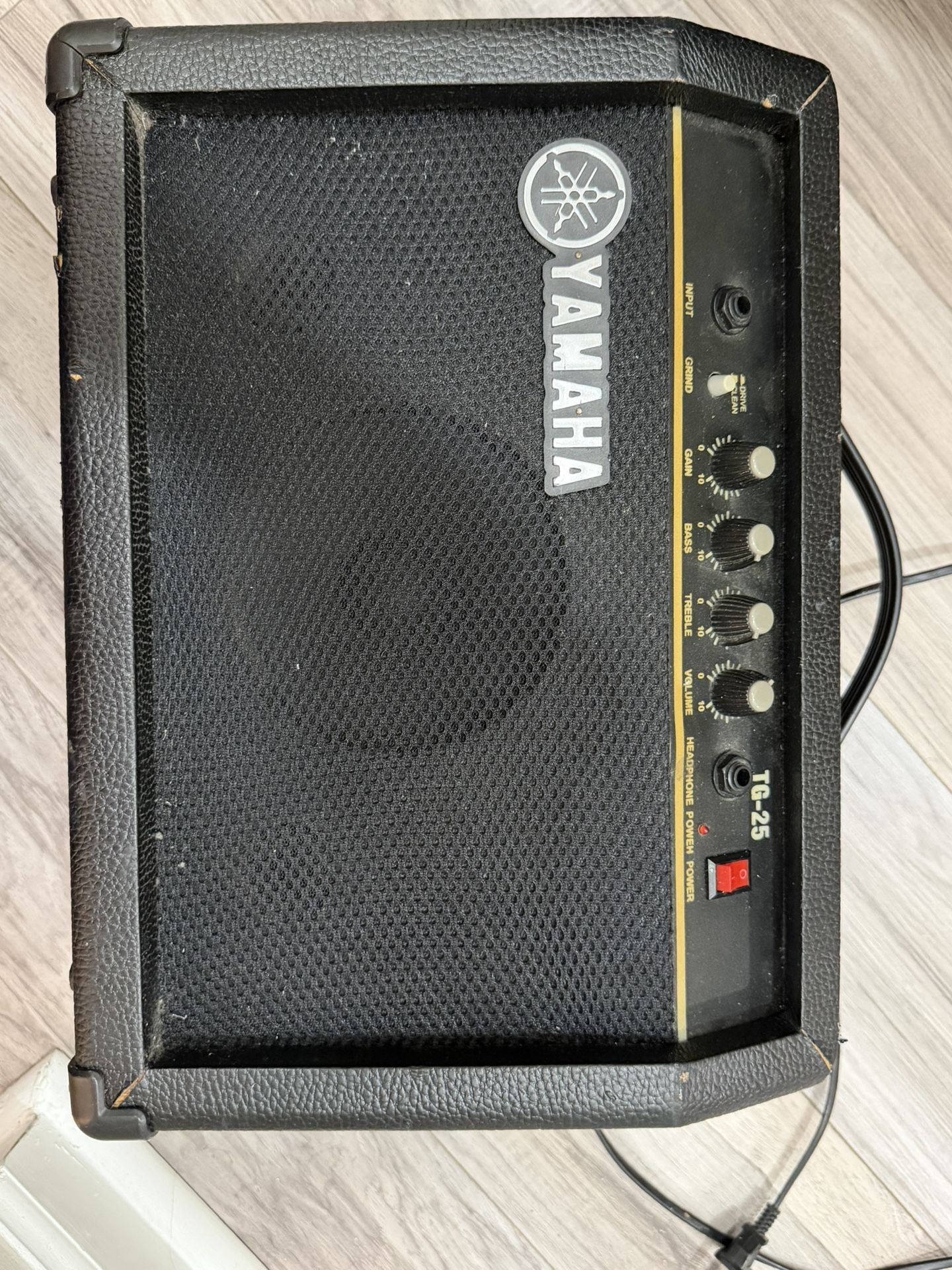 Yamaha TG-25 Guitar Amp