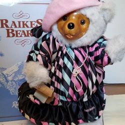 Collectable Raikes Bear "Lindy" Series 1986