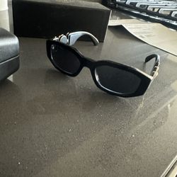 Versace Sunglasses. New. Unisex. 