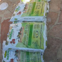 5 Brand New bags  Of Raised Bed Sool Upto 2 Months Of Feeding 1.5 CF Per Bag  