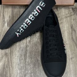 Burberry Men Shoes 