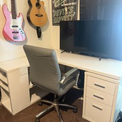 Desk And Chair 