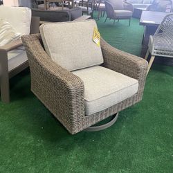 Beachcroft Beige Outdoor Swivel Lounge Chair