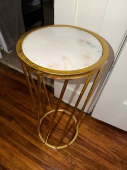 Gold tables