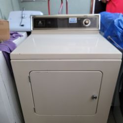 Exceptional Condition!!! Maytag, Heavy Duty, Large Capacity, Electric, 220 Volt, Dryer!!! Must See To Appreciate!!!
