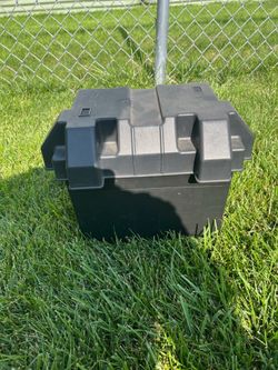 Black Plastic Battery Box with Lid brand new