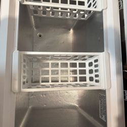 Magic Chef deep  Freezer