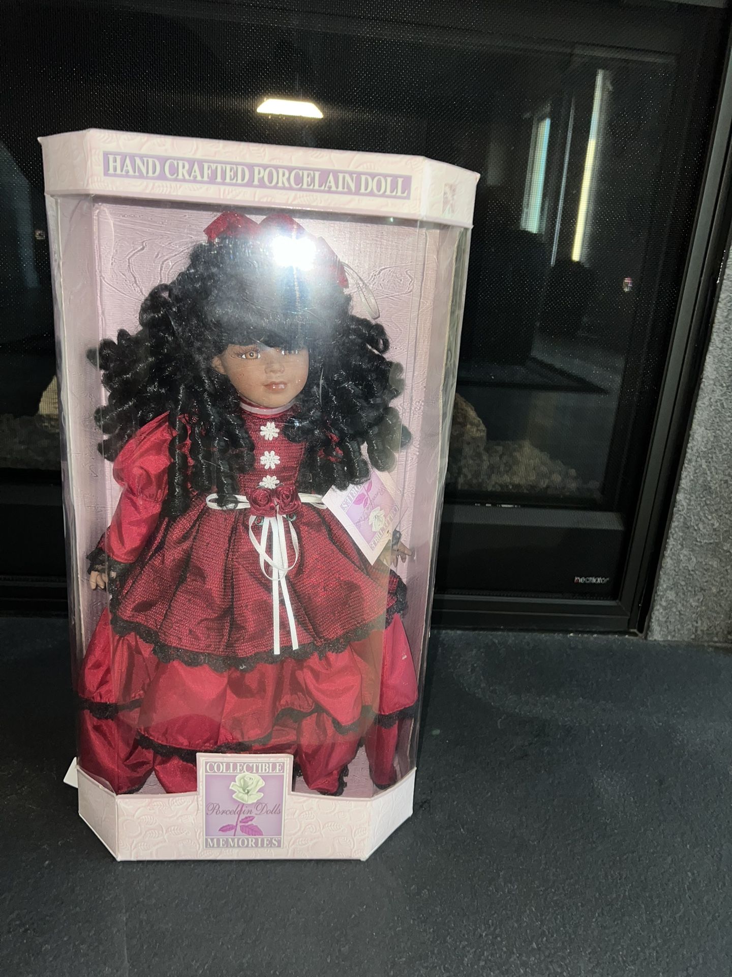 🎀 Hand Crafted Porcelain Collectible Doll – New in Box 🎀