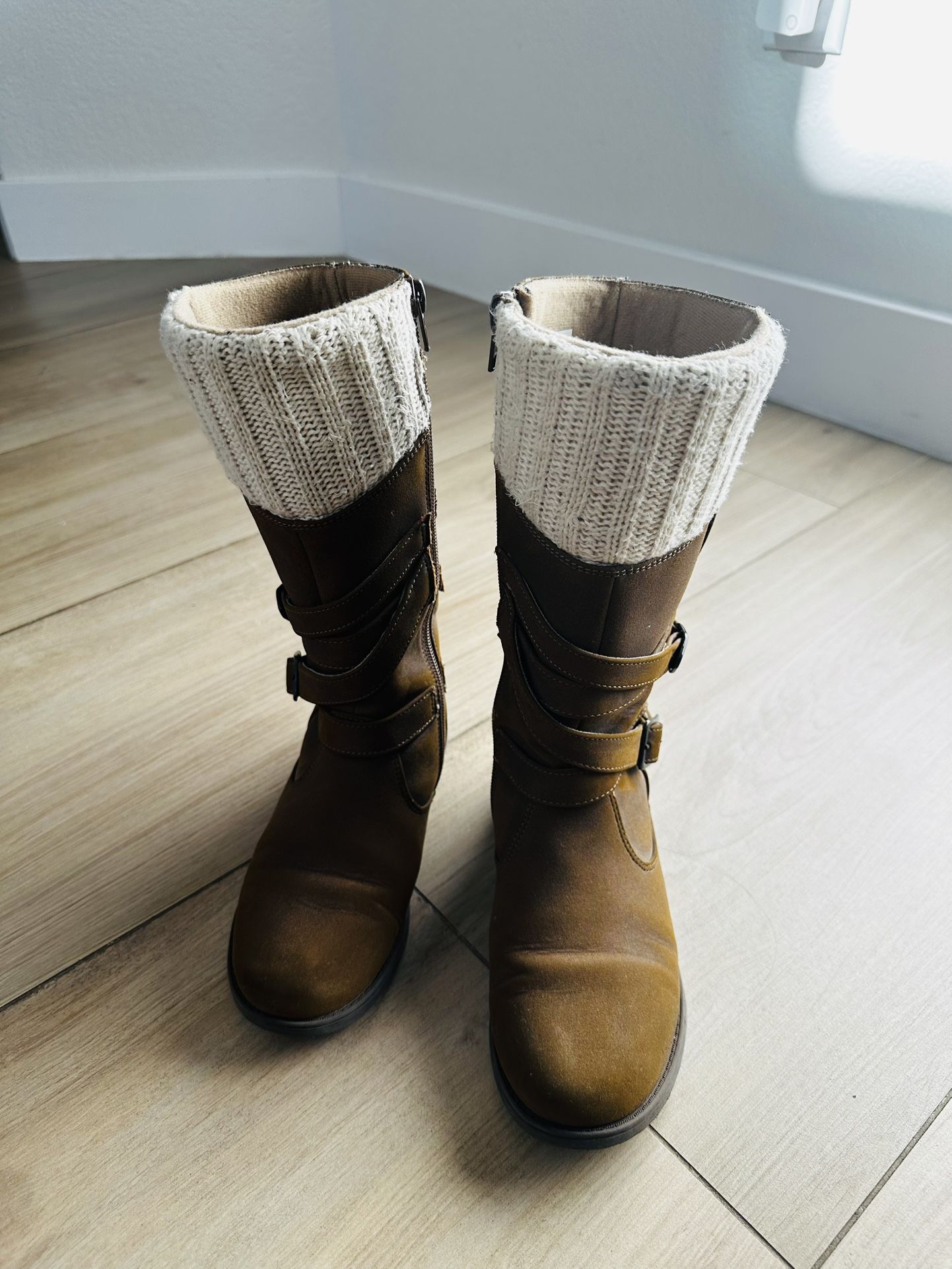 Beautiful Knee Suede Brown Boots Size 2 Youth