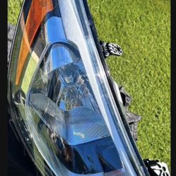 2015-2017 Hyundai Accent Right RH Headlight OEM PASSENGER SIDE !!!