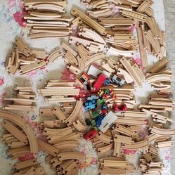 Over 200 Pieces Wooden Train Tracks Thomas Friends ?? Wooden Train Tracks 