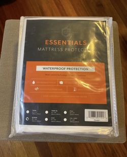 Essentials Protector - Queen