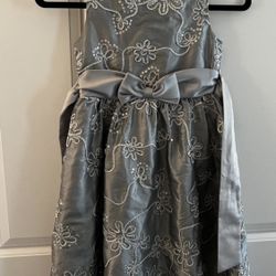 children’s Silver Dress Size 6X excellent condition