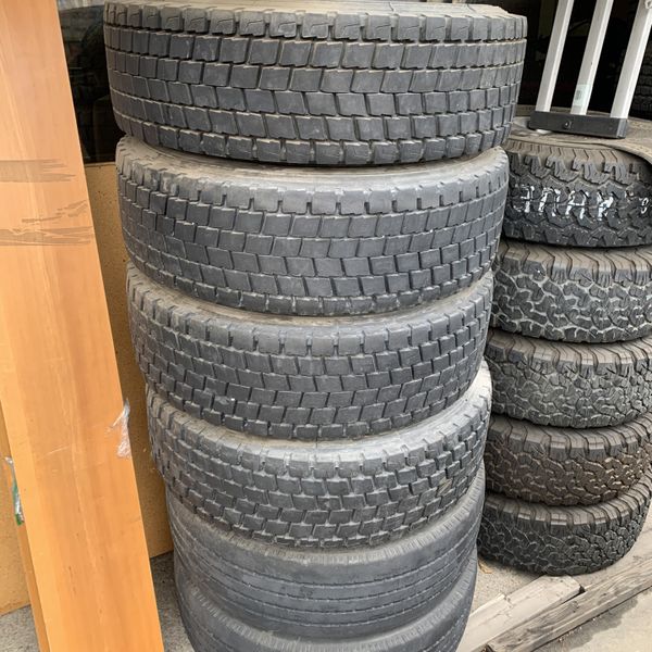 Set Of 6 Dually Truck Wheels And Tires 285/70R19.5 for Sale in Los