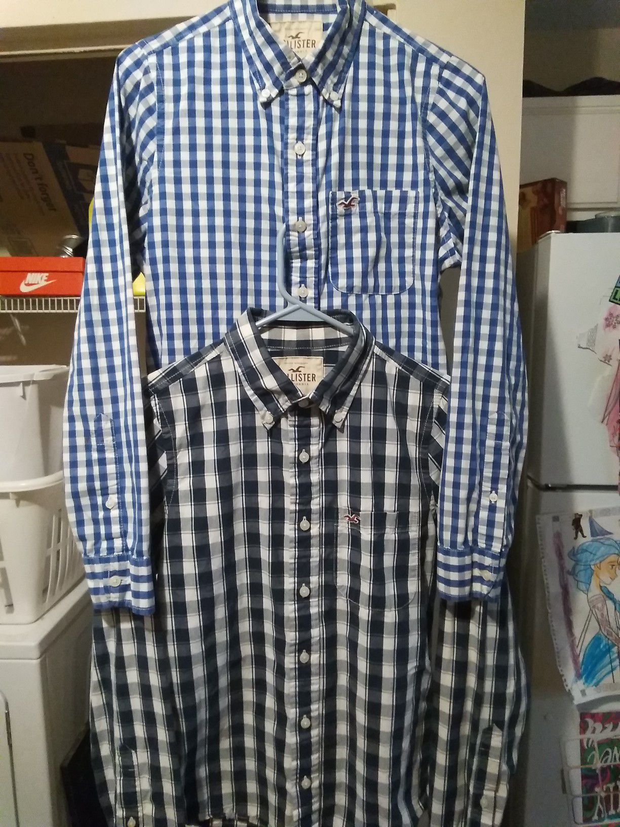 2 Men's Hollister button down long sleeve dress shirts(medium)