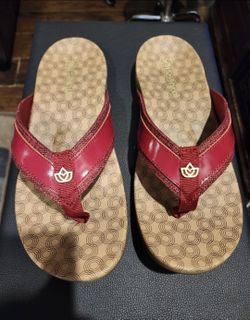 Spenco Women's Cabo Red Leather Flip Flop Sandals Size 9.5 NEVER WORN