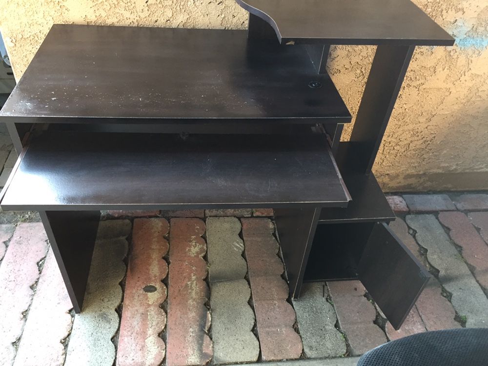 Desk / chair $30