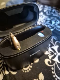 Phillips Hearlink 9040 MNR T R Bb7c61 with charger