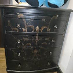 Dresser (really nice)